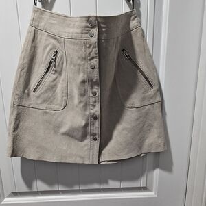 Blank NYC Taupe Suede Mini Skirt with Snap Buttons. Excellent Condition Size 28